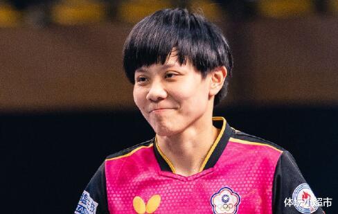 3比2！中国香港闯进世乒赛四强，全队抱在一起转圈圈，眼含热泪(3)