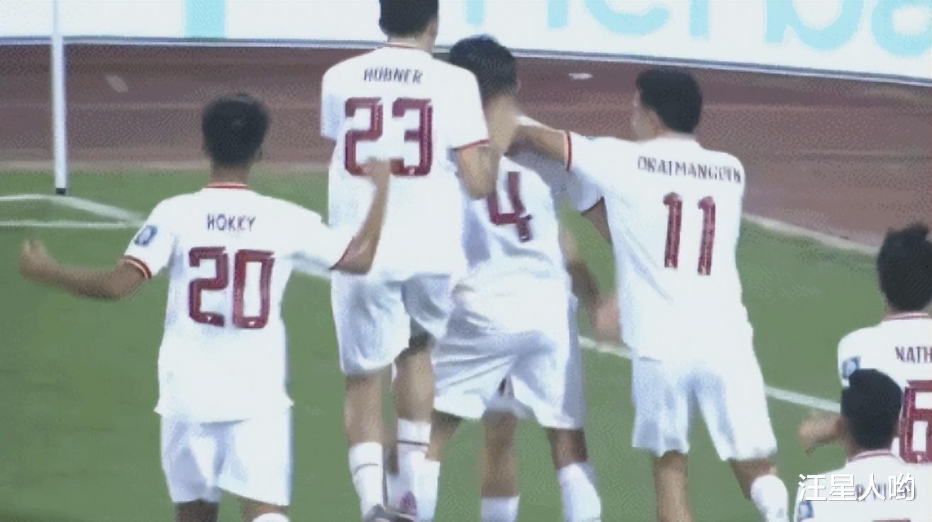 0-2！越南队有点悬了，半场0射正，印尼队归化球员“大放异彩”