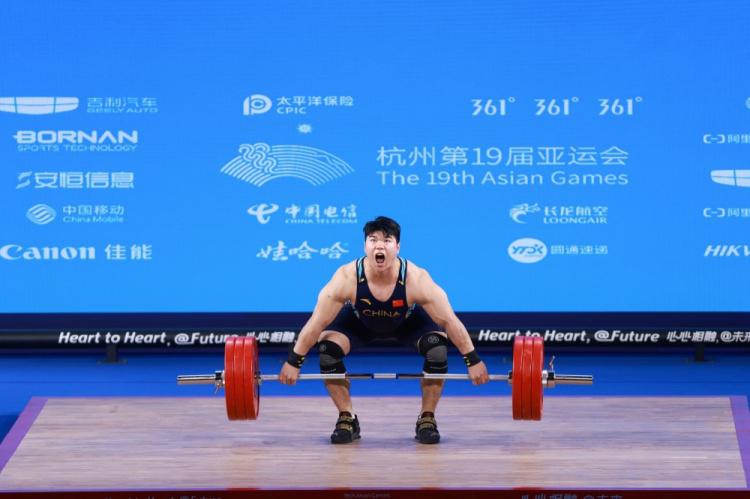 创造两项世界纪录！举重世界杯男子102kg：刘焕华收获两金！(1)