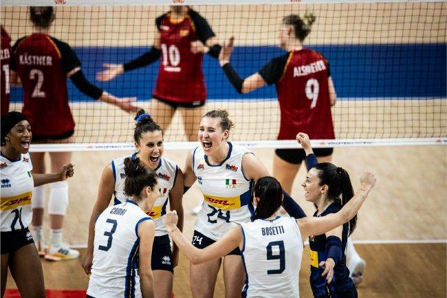 女排世联赛意大利3-1德国获首胜 安特罗波娃24分(1)