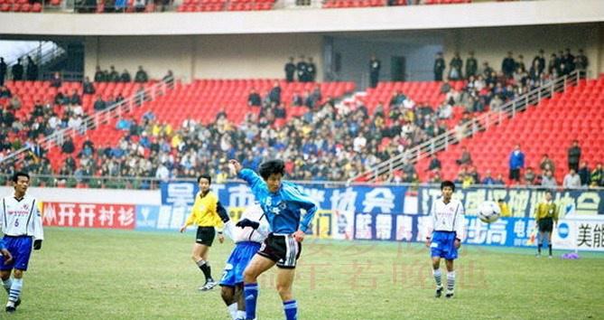 20年前今天甲A末轮上海申花0比1大连万达，1队球星你能认出几个(4)