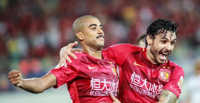 法新社谈中国足球，国足的未来阵容中，还有十余位归化球员？(8)