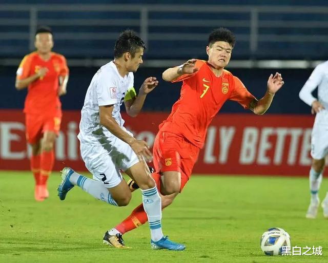 狂！越南媒体：中国足球不足为惧，这批球员已经练废了(1)