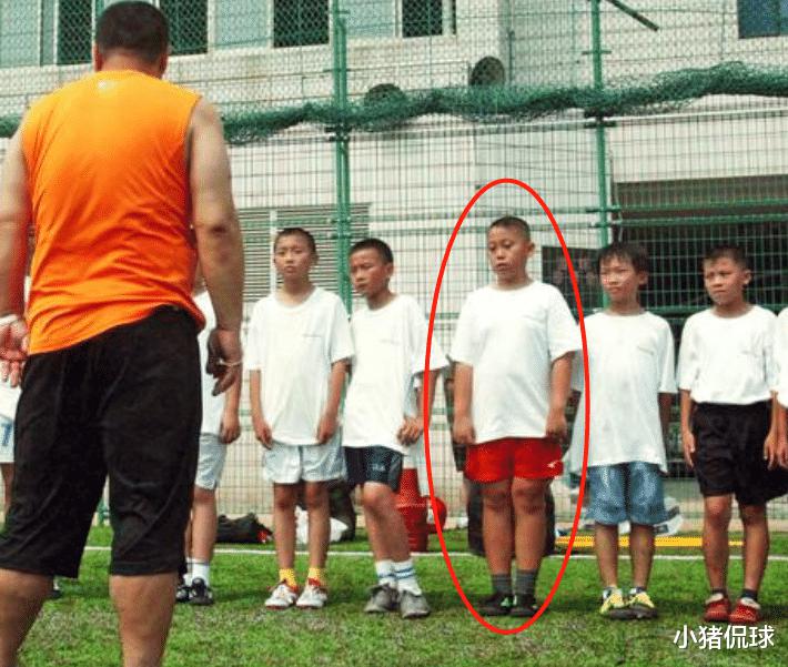 18年前，被神奇教练米卢狂赞的中国“足球神童”，23岁居然变这样(3)