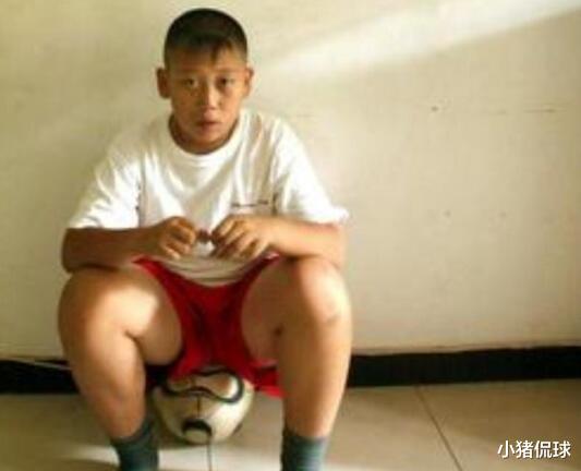 18年前，被神奇教练米卢狂赞的中国“足球神童”，23岁居然变这样(4)