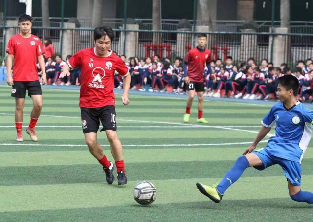 广州岁月明星足球俱乐部与五中滨江学校强强联手(2)