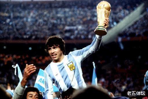 阿根廷足坛五大巨星：马拉多纳被一人超越，榜首实至名归！(5)