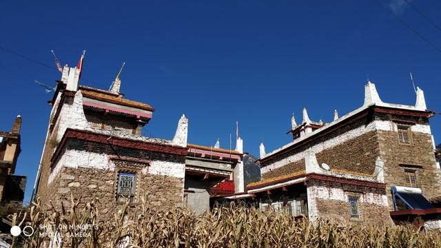 川西甲居藏寨是一个什么样的民族 川西秋色之甲居藏寨篇(11)