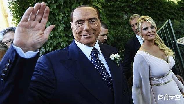 83岁意大利前总理卢斯科尼再换女友 新欢是90后(4)