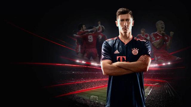 拜仁01年欧冠球衣 拜仁新赛季欧冠球衣正式发布