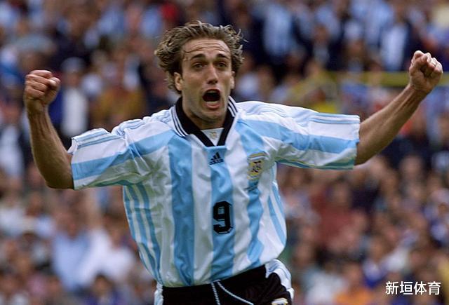 上世纪90年代足坛最好的中锋，阿根廷战神巴蒂斯图塔！(10)