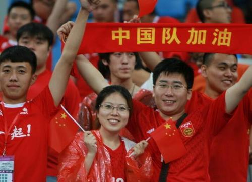 中国男足现在有什么好的方法来提高球队的战斗力？(1)