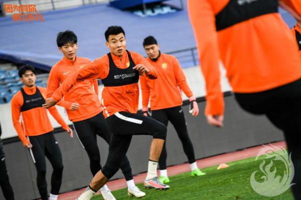 备战丨武汉卓尔进行2020中超联赛第16轮赛前官方训练(11)