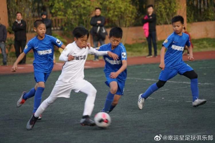 上海足球青训观察(1)丨好球员很“精贵”, 读书和踢球怎么选?(2)