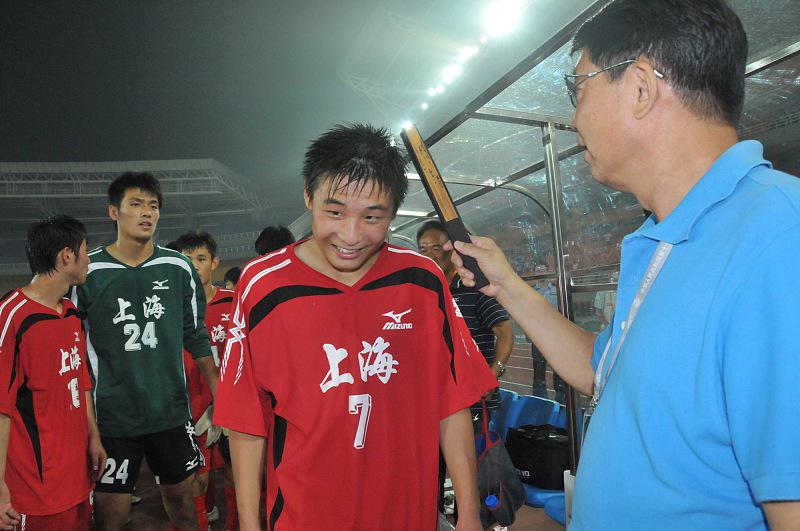 董路：中国足球10年无希望，国足崛起要靠大连广州青岛！(3)
