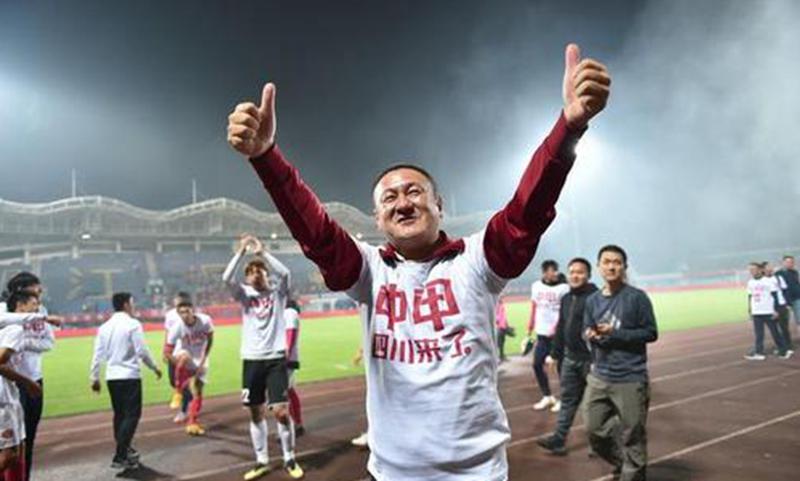 50岁前国脚拥有足球学校！对世界杯耿耿于怀，在中国足球身居高位(3)