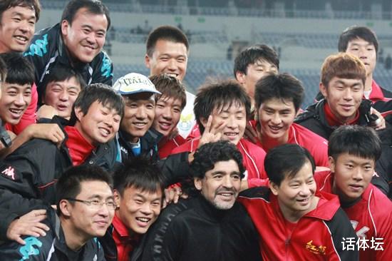 马拉多纳与中国足球：10年内2助国足建设，与上海申花颇有渊源！(3)