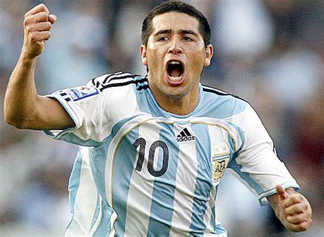 效力意甲的阿根廷球员 在巴萨有过效力的十大阿根廷球员(1)