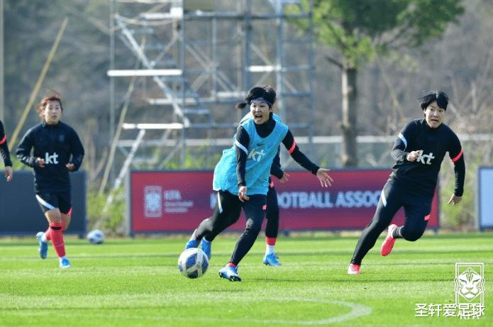 揭幕战！韩国女足训练照遭曝光：2大王牌疯狂抢镜，中国队要小心(7)