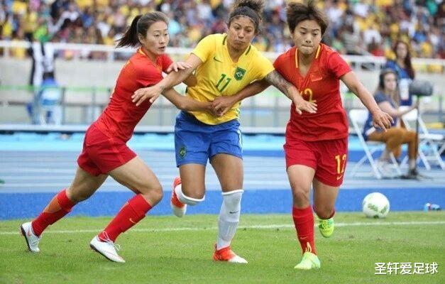 8-0！中国女足对手踢疯了，半场连入6球，奥运小组出线形势大好(8)