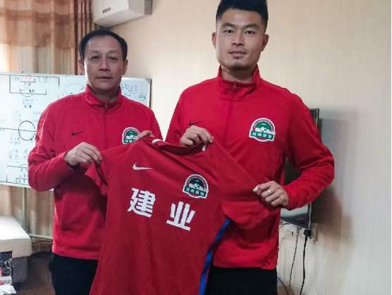 特别敬业的张文涛，是足球的传奇和河南建业的骄傲(1)