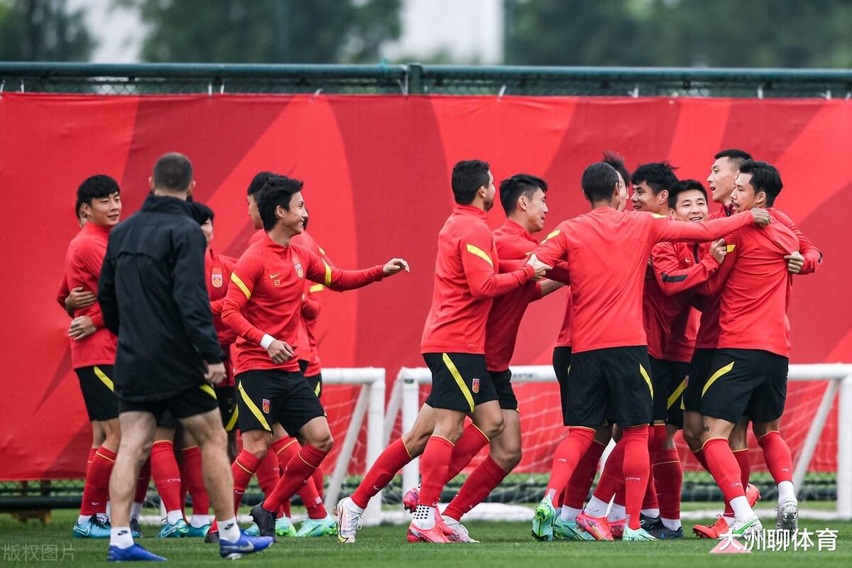 早上10点！国足传出喜讯：中国足协做出巨大让步，李铁世预赛有戏(3)