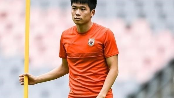 武汉队将出手补强U23位置，李霄鹏或钦点段刘愚加盟，让球迷期待(2)