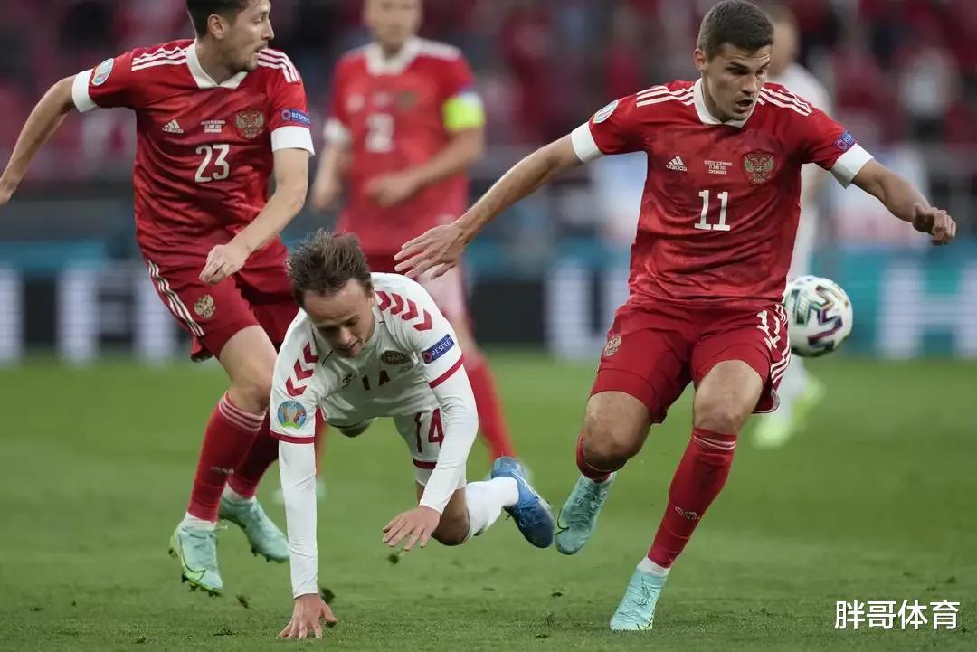 欧洲杯小组赛掀起高潮！一夜诞生两支全胜球队，丹麦续写神话(3)