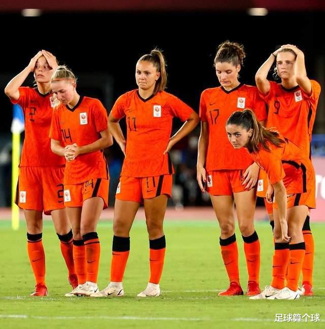 4-6！曾8球大胜中国女足的欧洲劲旅轰然倒下！球迷：心疼米德玛(3)