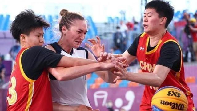 女足回家，女排3连败，两支女篮捍卫中国三大球荣耀，还血染赛场(3)