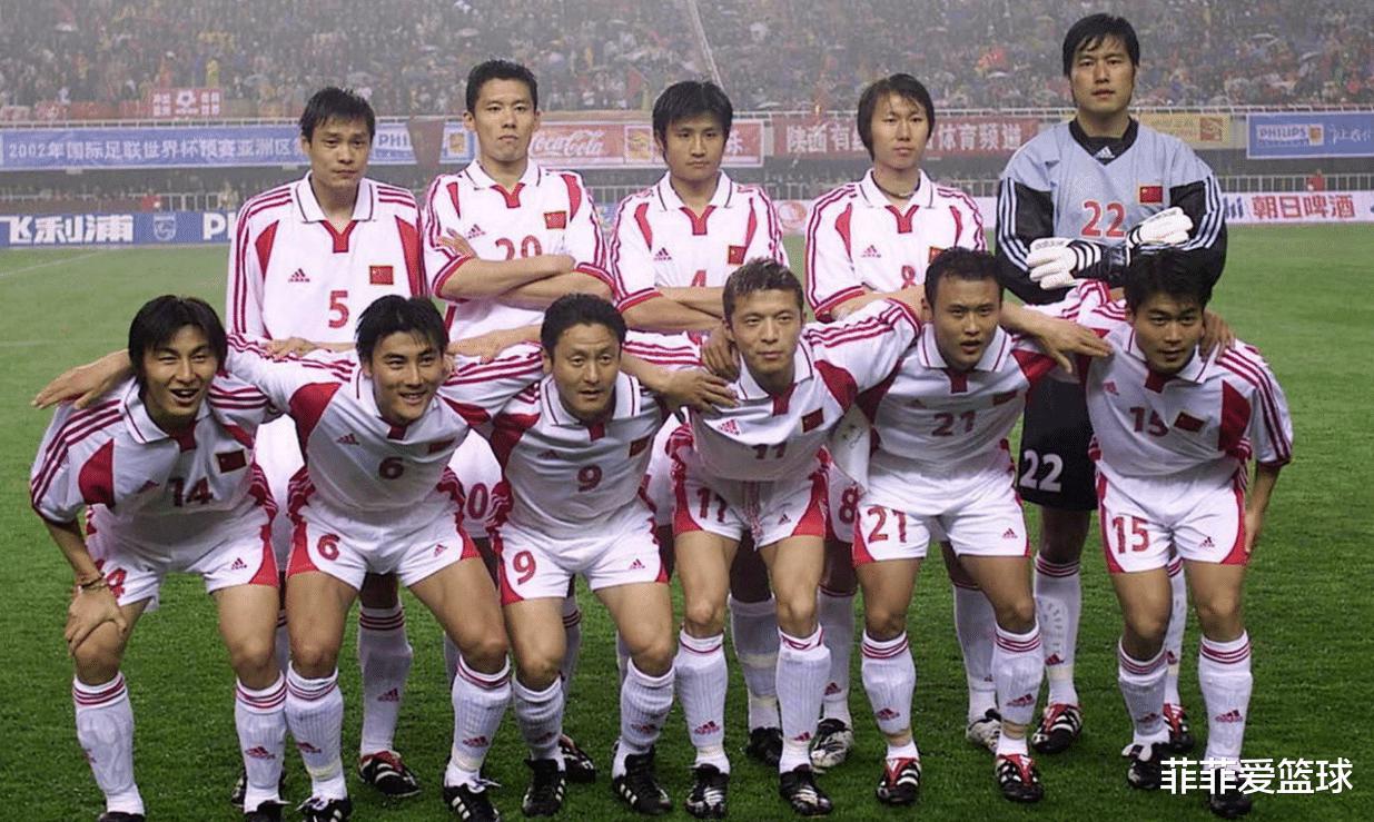 日韩男足世界杯：中国男足取得历史性突破，李铁能做到吗？