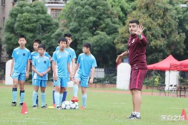 中国足球又一丑闻：青训教练威胁球员，称不签约就要被“废掉”！(2)