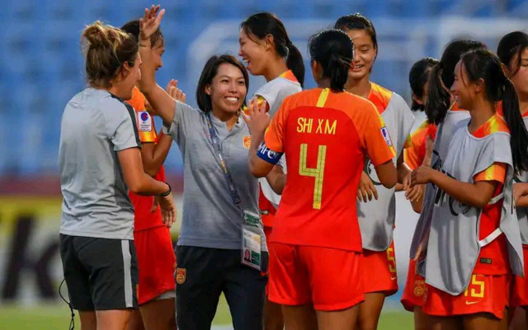 中国男女足教练谁干谁挨骂，为何还争着干？真的是为了实现梦想？(5)