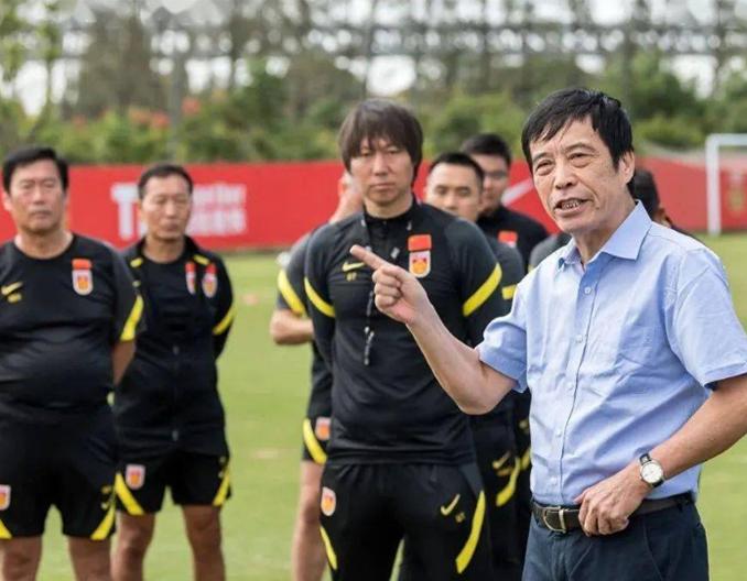 亚足联不惯着中国足协，两提议一驳回一商讨，有利于国足球迷(1)