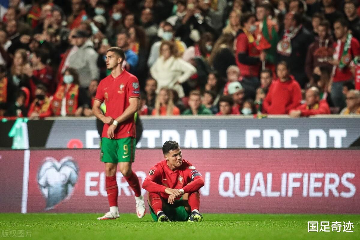 1比2！葡萄牙第90分钟惨遭绝杀，创13年耻辱纪录，C罗哑火，暴怒(3)