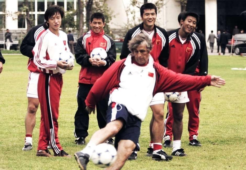 中国足球历史第一主教练是谁 你认可米卢吗(4)