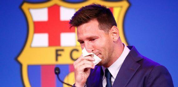 2021世界足坛8大图片：梅西的泪水与喜悦，欧洲杯最美人墙(6)