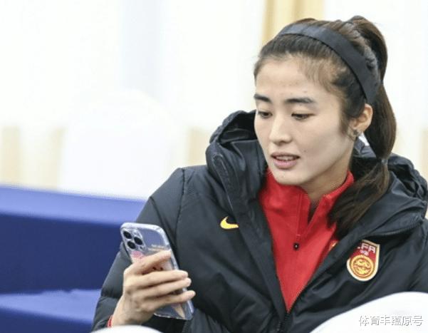 23人名单！亚洲杯：中国女足集结完毕，唐佳丽达成所愿留下疑问(7)