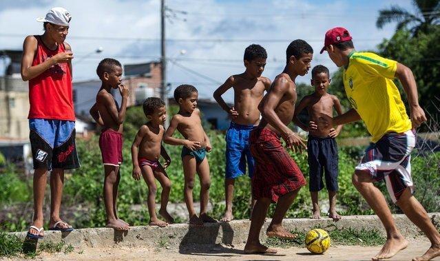 为什么像梅西和小罗这样有灵性的天才球员，在南美很难再出现了？(5)