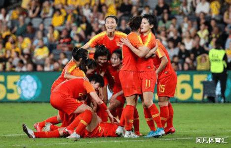 女足亚洲杯开门红却令人心寒！3类人被打脸，与男足是天差地别