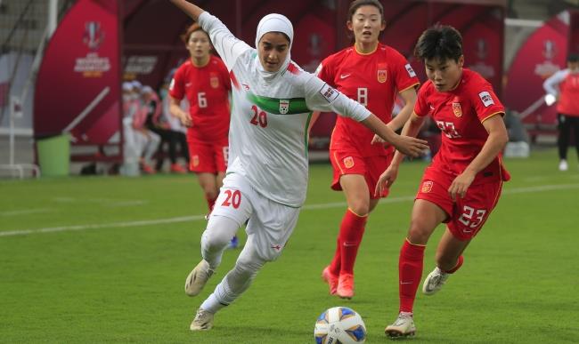 女足7比0战胜伊朗晋级八强，别感冒中国队门将赛后最好喝碗姜汤(2)