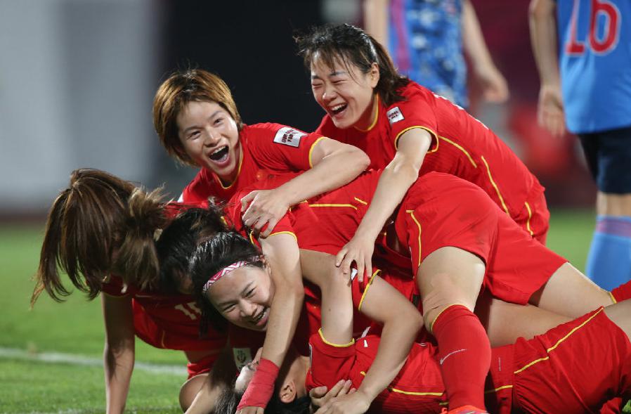0-2至3-2，铿锵玫瑰怒放，中国女足大逆转韩国队5粒入球动图欣赏