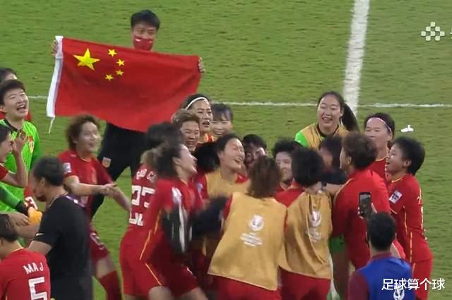 董路：中国其实没有多少人真正热爱足球，从这张图片就可以看出来(2)