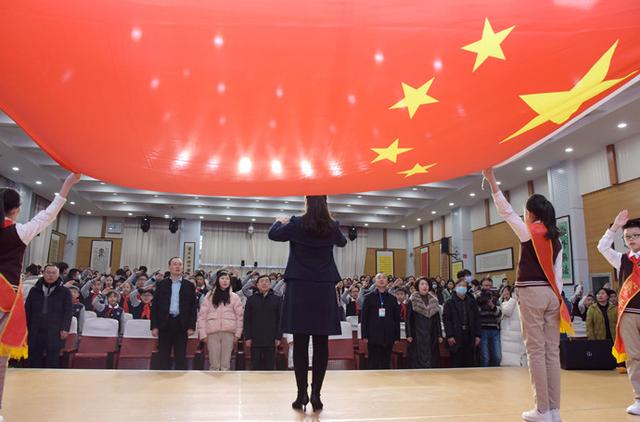 山师附小：开学首日，中国女足队员视频连线给小学生们送祝福