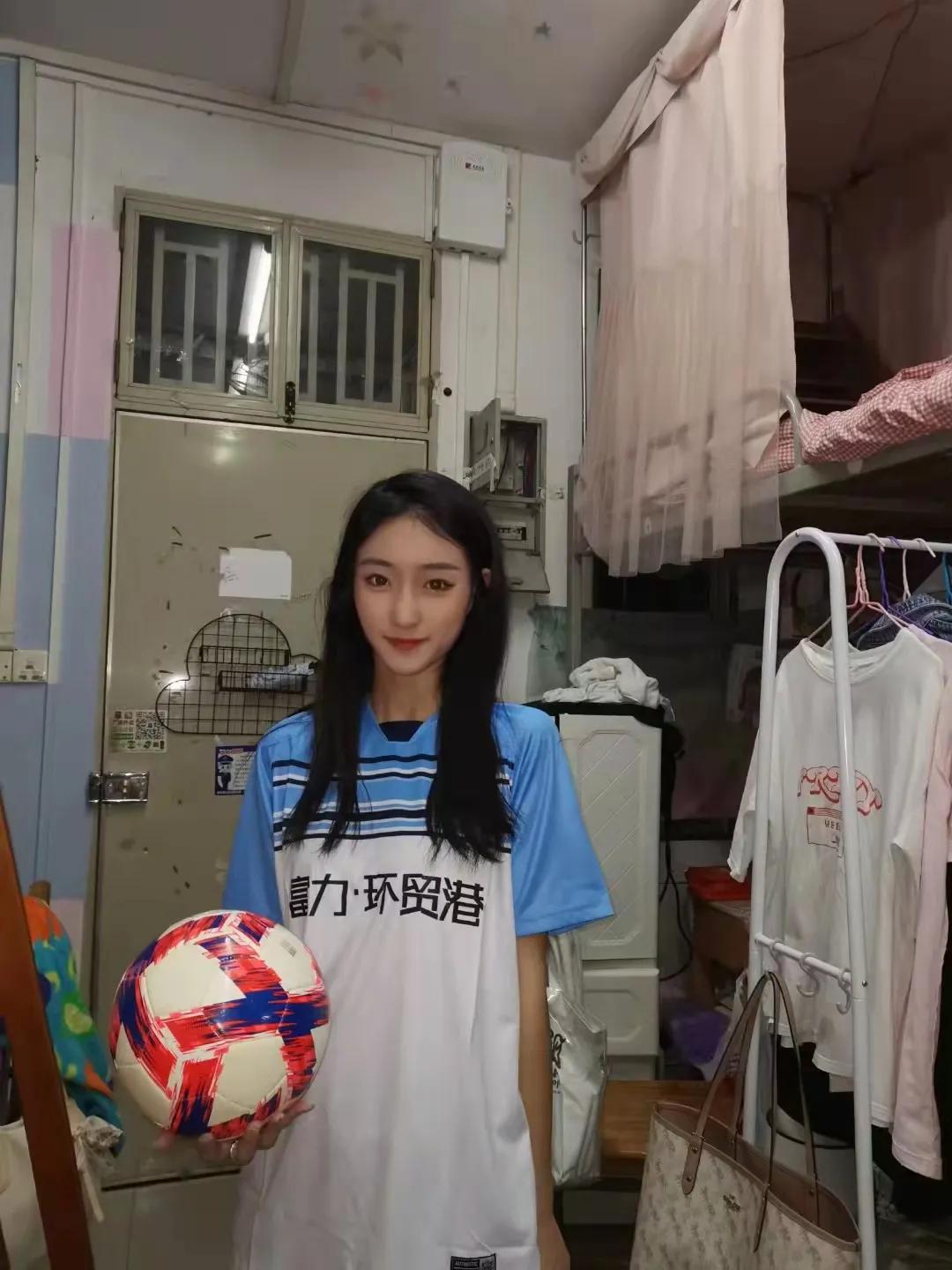 足球女孩 | 广体郭楚萱：C罗，偶像的力量(1)