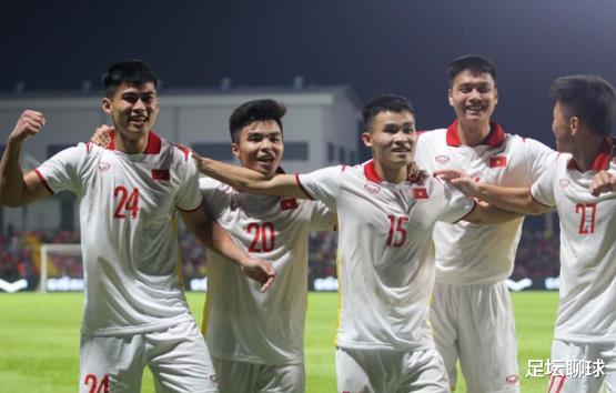1-0！越南U21头名出线，越媒：我们是东南亚第一，中国队直接退赛(4)