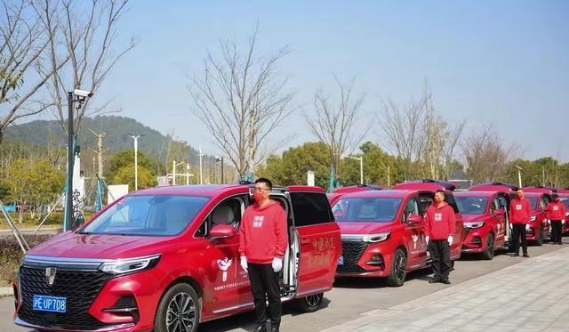 扬眉吐气！警车+20辆红色SUV送行中国女足，水庆霞透露发展计划