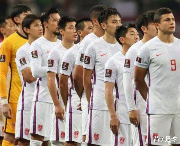 太不合理！中国男足最后2场世预赛安排0点进行，看完半夜才能睡(3)