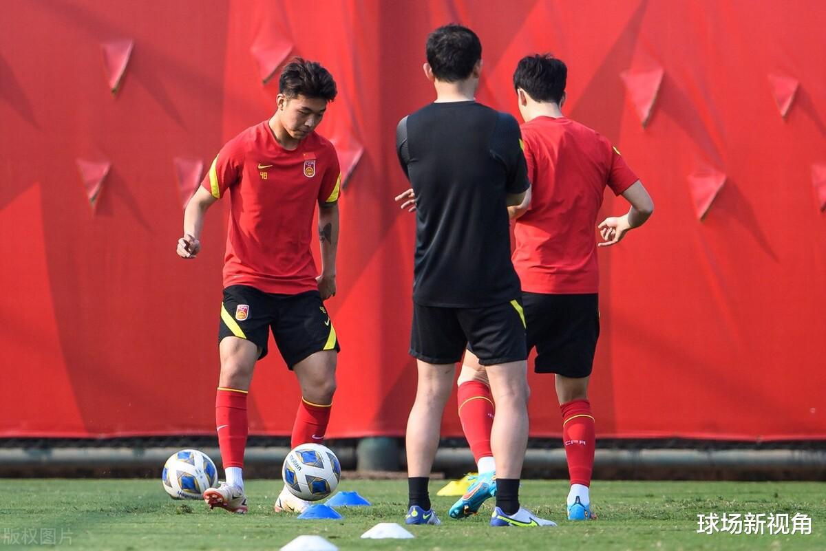 前国足队员李毅做出争议表态：国足此前输越南队是因为准备不足(3)
