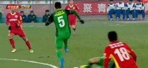 盘点中国足球的“名场面”：傅欢刹车、李建滨倒钩、喝水哥入选！